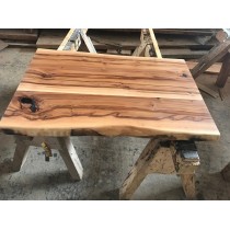 Amberholz, Satin Walnut, Red Gum, Tischplatte, verleimt, rustikal, 120x60x4,0cm, beidseitig Baumkante, geölt