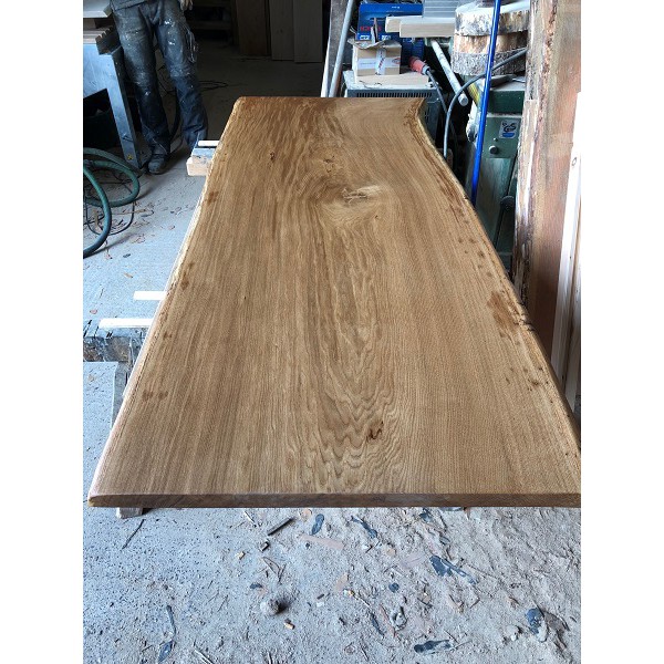 Besondere Tischplatte, Eiche, Vollholz, aus einem Stück gewachsen, 190x80-100x4,5 cm, Baumkanten, geölt