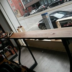 Kundenprojekt: Lärche als Bartresen in einer Coffeebar!