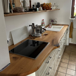 Kundenprojekt: Küchenarbeitsplatte und Regal aus Wildeiche (verleimt)!