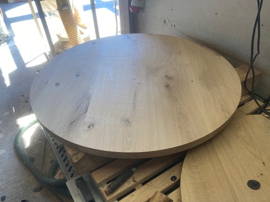 Runde Tischplatten aus Massivholz nach Maß