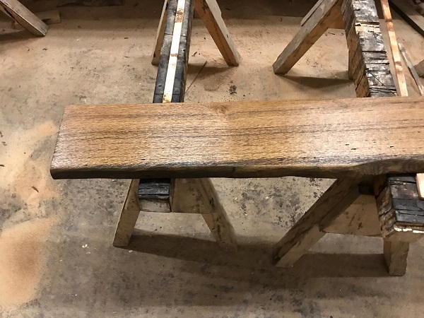 Eiche antik geölt 100x20-25x3,5cm struktur, einseitige Baumkante 1