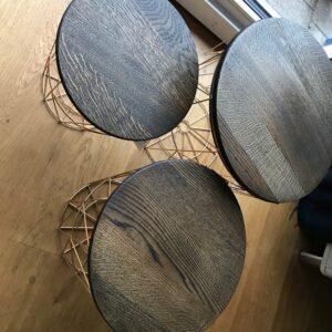 Runde Tischplatten , schwarz geölt 1