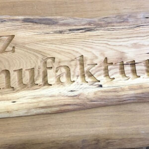 Eiche-mit-Wunschlogo-gefraest-3