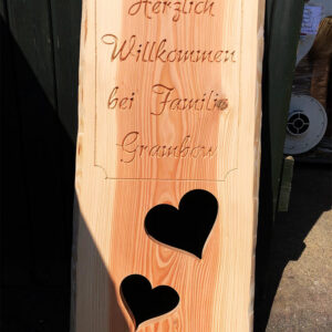 Holzschild-individuelle-Gravur-Willkommensschild-Gartenschild-Tuerschild-Firmenlogo-Holz-CNC-gefraest-Dekoschild-auf-Anfrage-Herzen