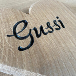 Eiche-Holzherz-Gravur-Name-personalisiert-individuell-Massivholz-2
