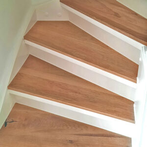 Eiche-Treppe-Holztreppe-Treppenstufe-Trittstufe-Massivholz-verleimt-20mm-2